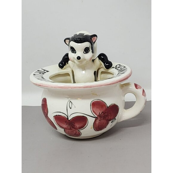 Vintage Ceramic Skunk-Themed Ashtray‎ With Floral Design & Humorous Text - Picture 1 of 10